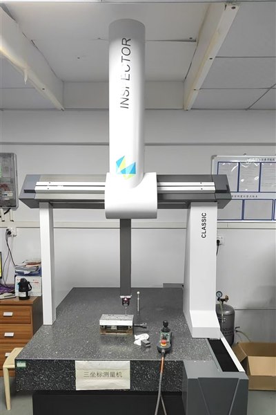CMM dimensional inspection for precision plastic molded parts